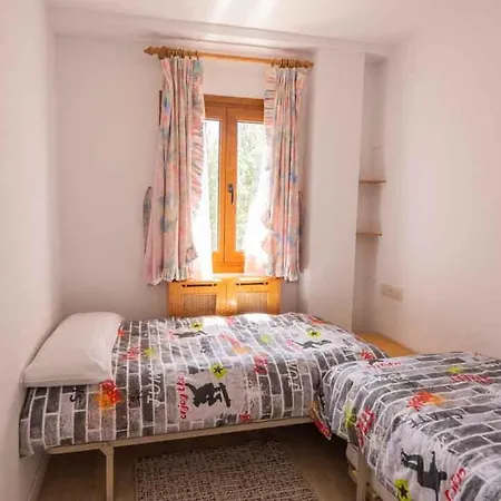 - Admite Mascotas アパート